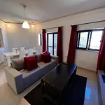 Superb 3 Bedroom Maisonette In *