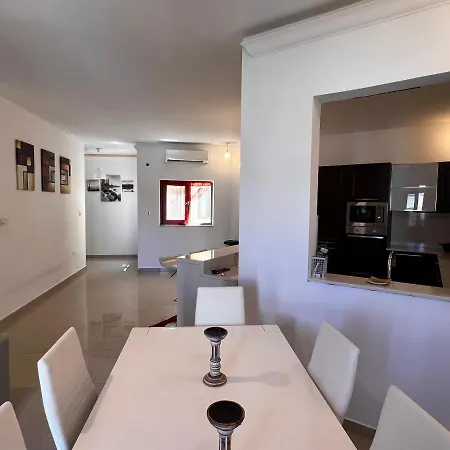 Superb 3 Bedroom Maisonette In Naxxar