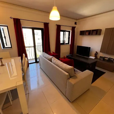 Superb 3 Bedroom Maisonette In Apartment Naxxar