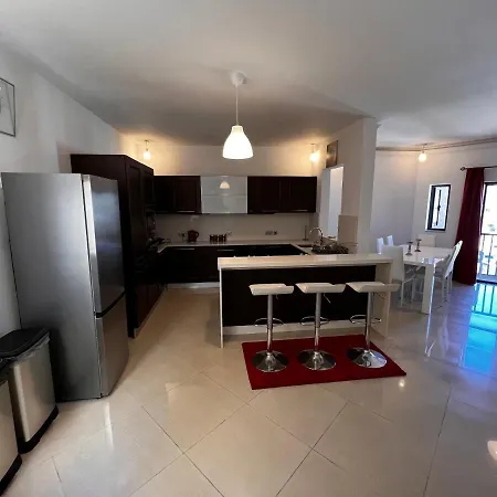 Naxxar Spacious 3-Bedroom Home With Private Roof By Malta Weekend