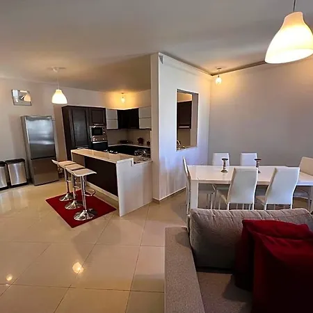 Superb 3 Bedroom Maisonette In Apartment Naxxar