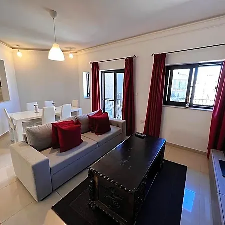 Superb 3 Bedroom Maisonette In Naxxar