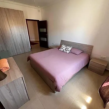 Superb 3 Bedroom Maisonette In Apartment Naxxar